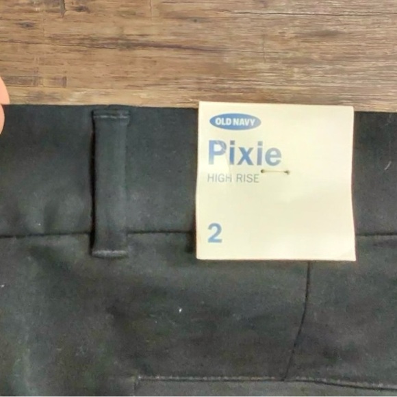 Old Navy Classic Black High Rise Pixie Women's Trousers - Picture 10 of 10